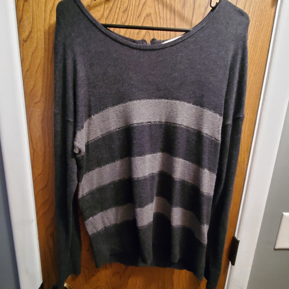 Size M womens sweater
